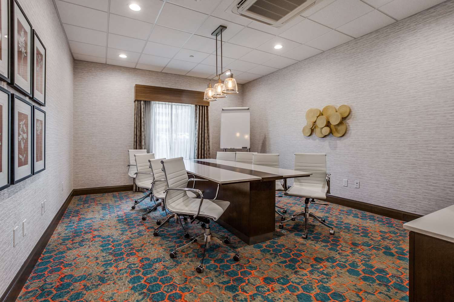 Hampton Inn & Suites North Dallas Central Expy 26/26