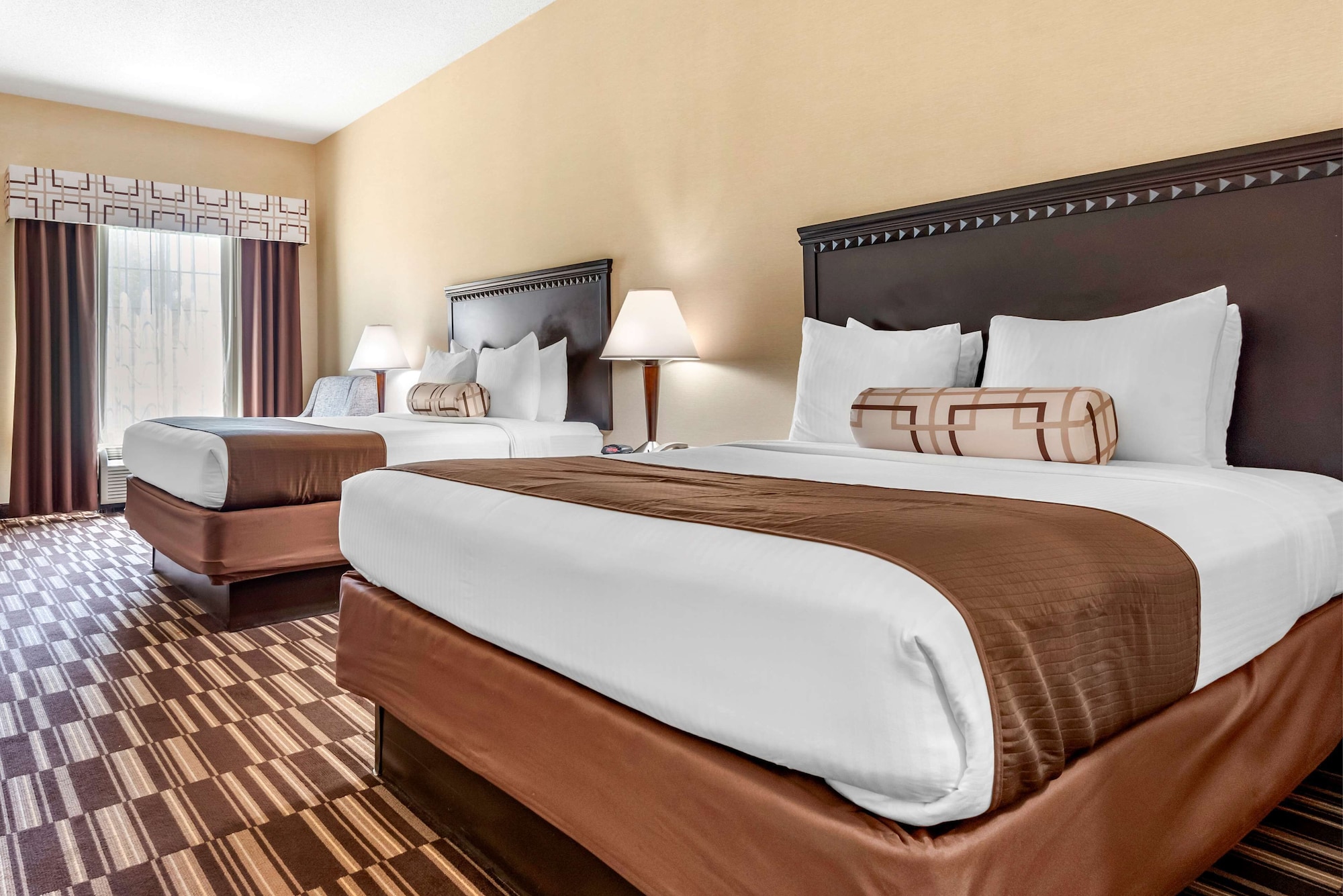 Standard, 2 Queen Beds, Accessible