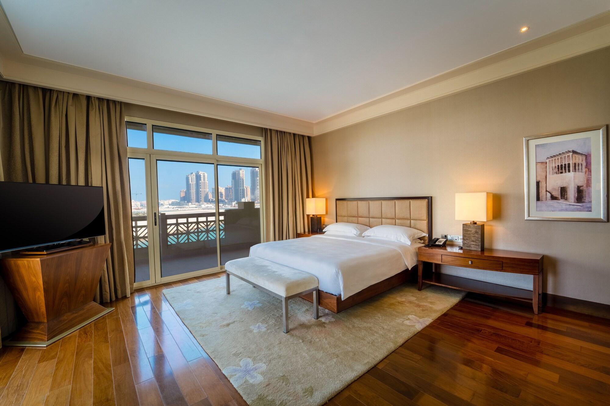 جناح، Grand Hyatt Doha Hotel and Villas 2/3