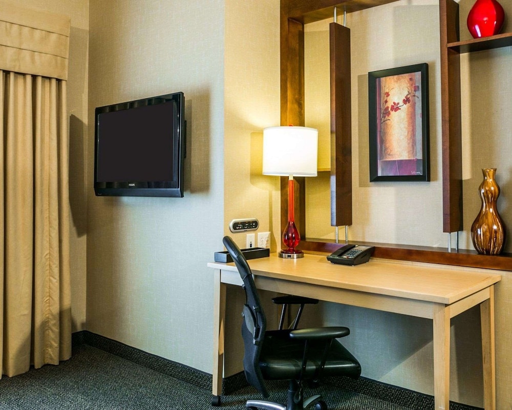 Cambria Hotel Denver International Airport 55/63