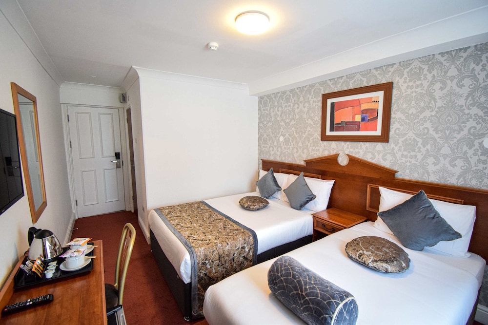 ROOM, TRIPLE