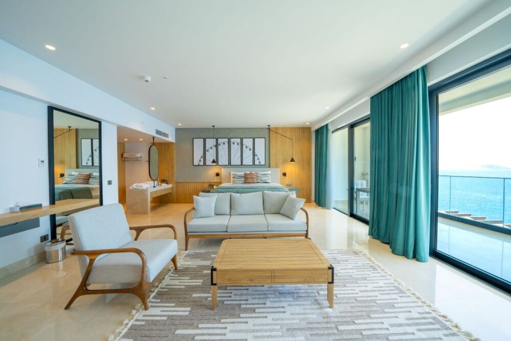 Lures Hotel 44/57