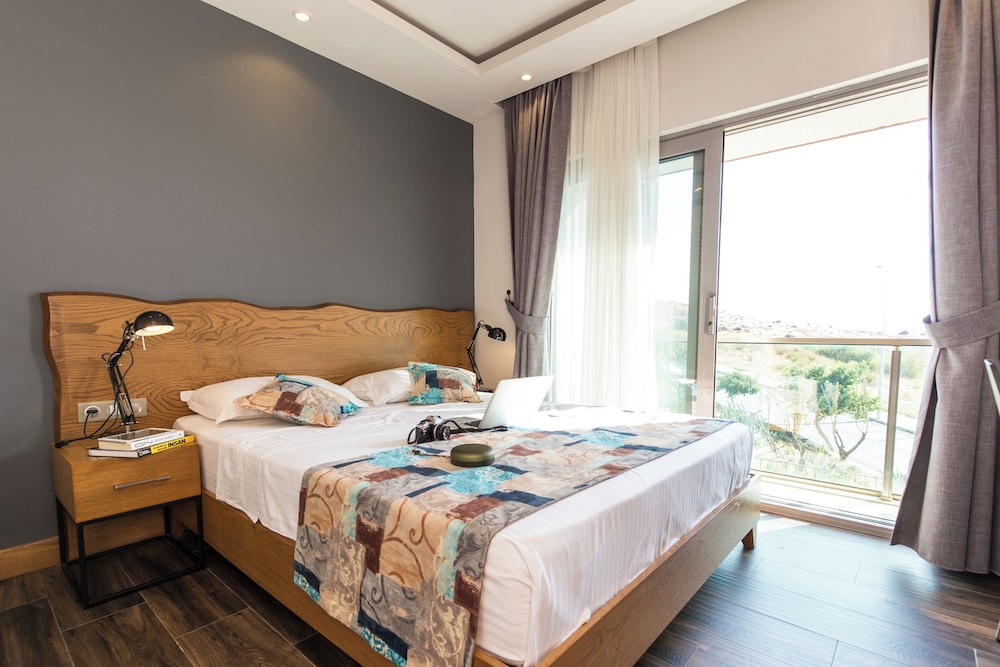 1 BEDROOM, APARTMENT, SEA VIEW, BALCONY