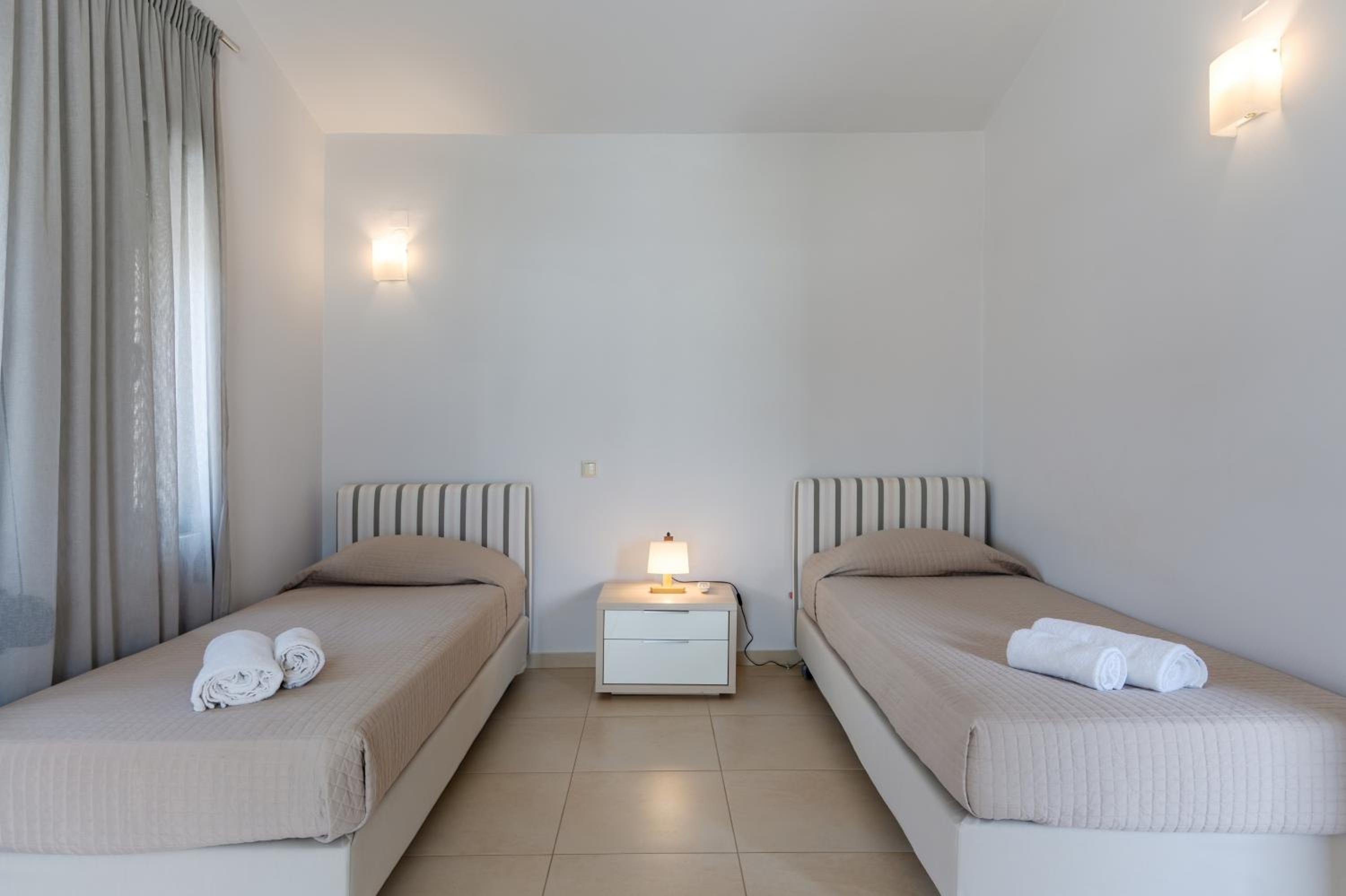 3 Bedrooms, Villa, Pool and Sea View
