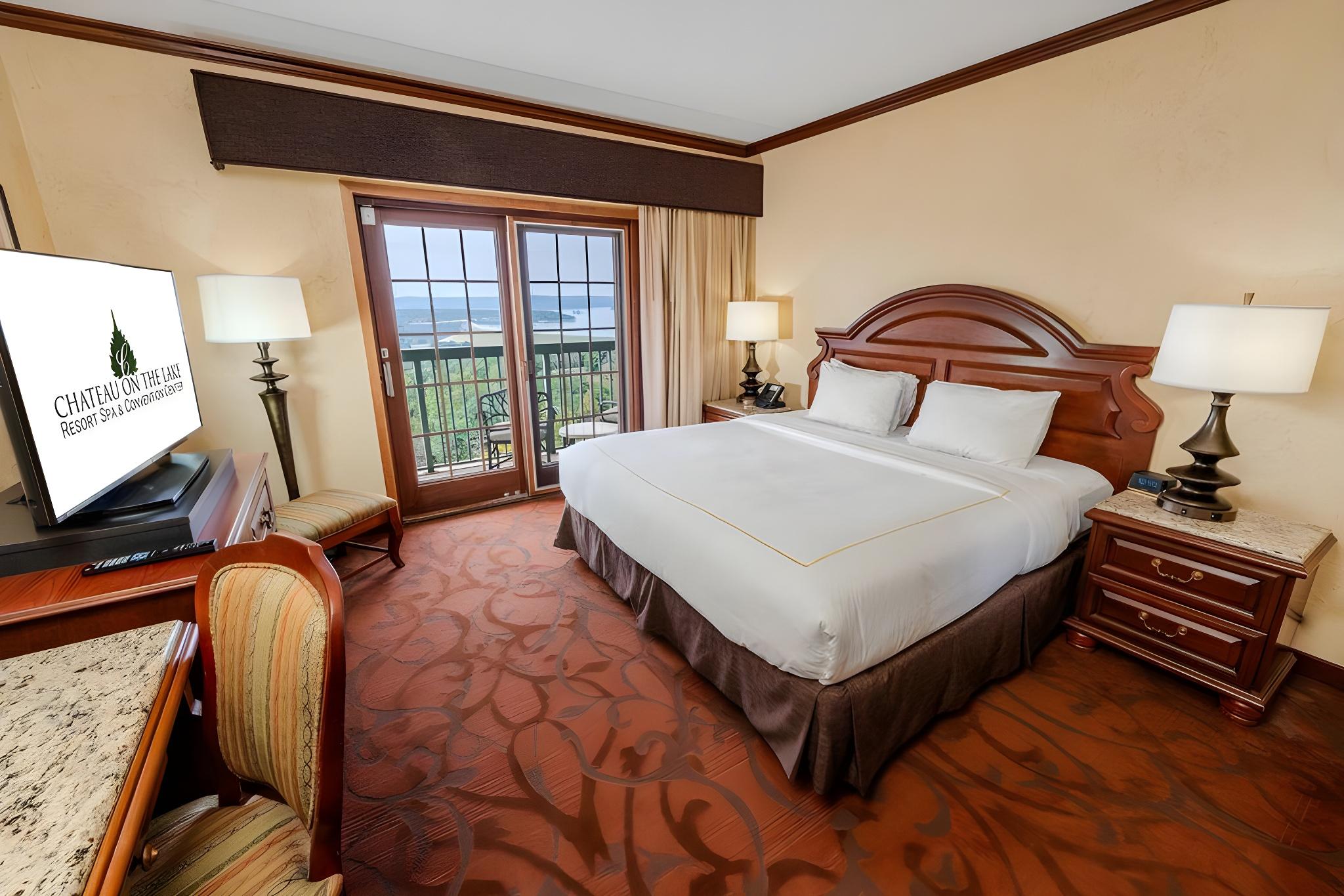 Ambassador, King Bed, Lake Front, Lake View, Balcony