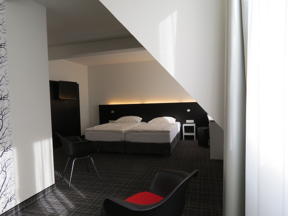 Comfort, King Bed, Comfor Hotel 3/5