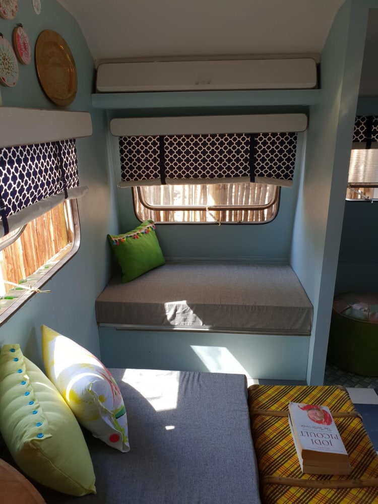 Oasis Shanti Backpackers 35/49