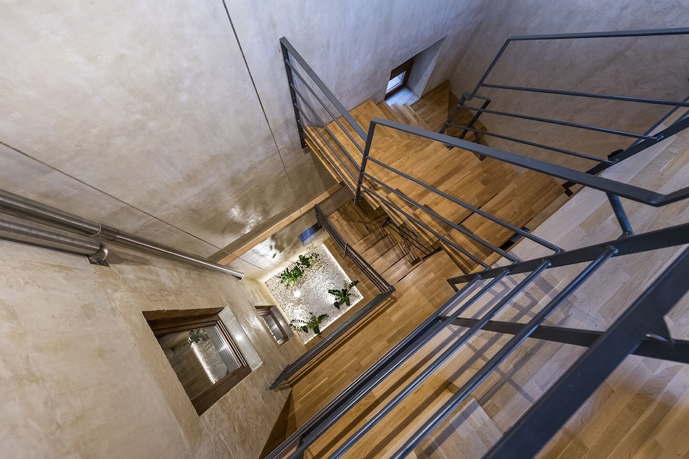 Polixenys Suites 19/46