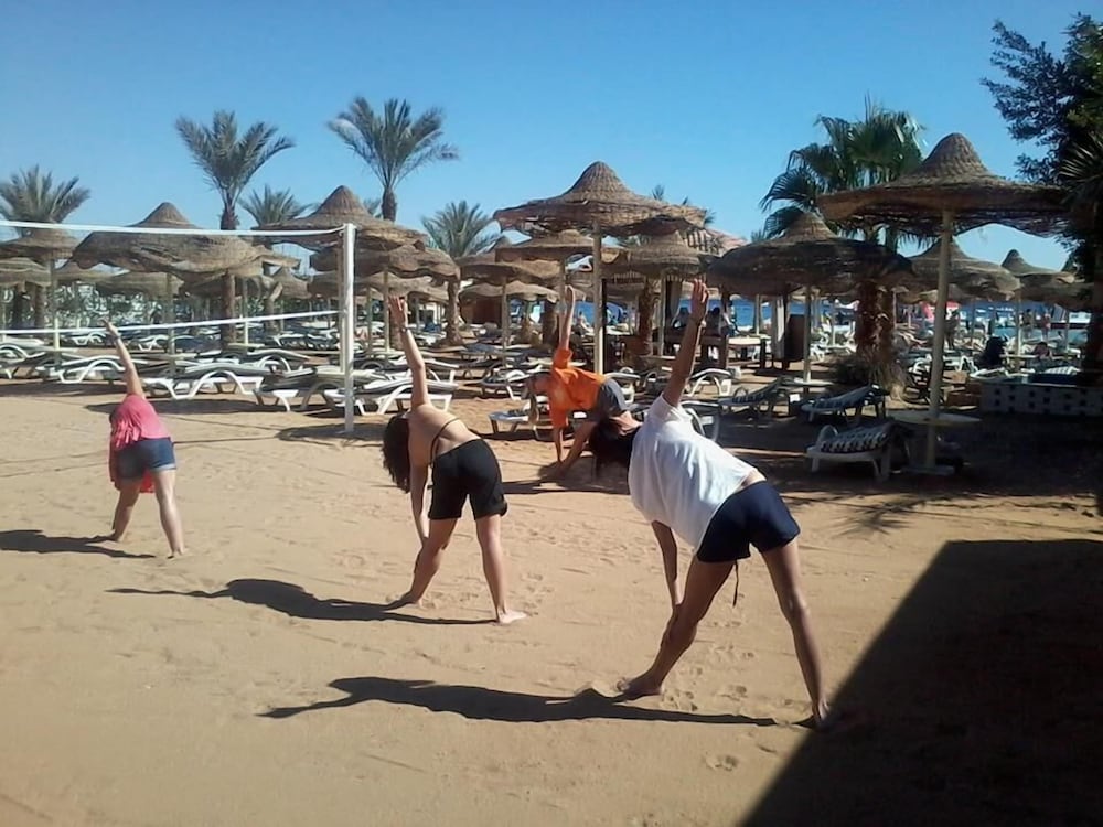 Cataract Lyalina Beach 34/44