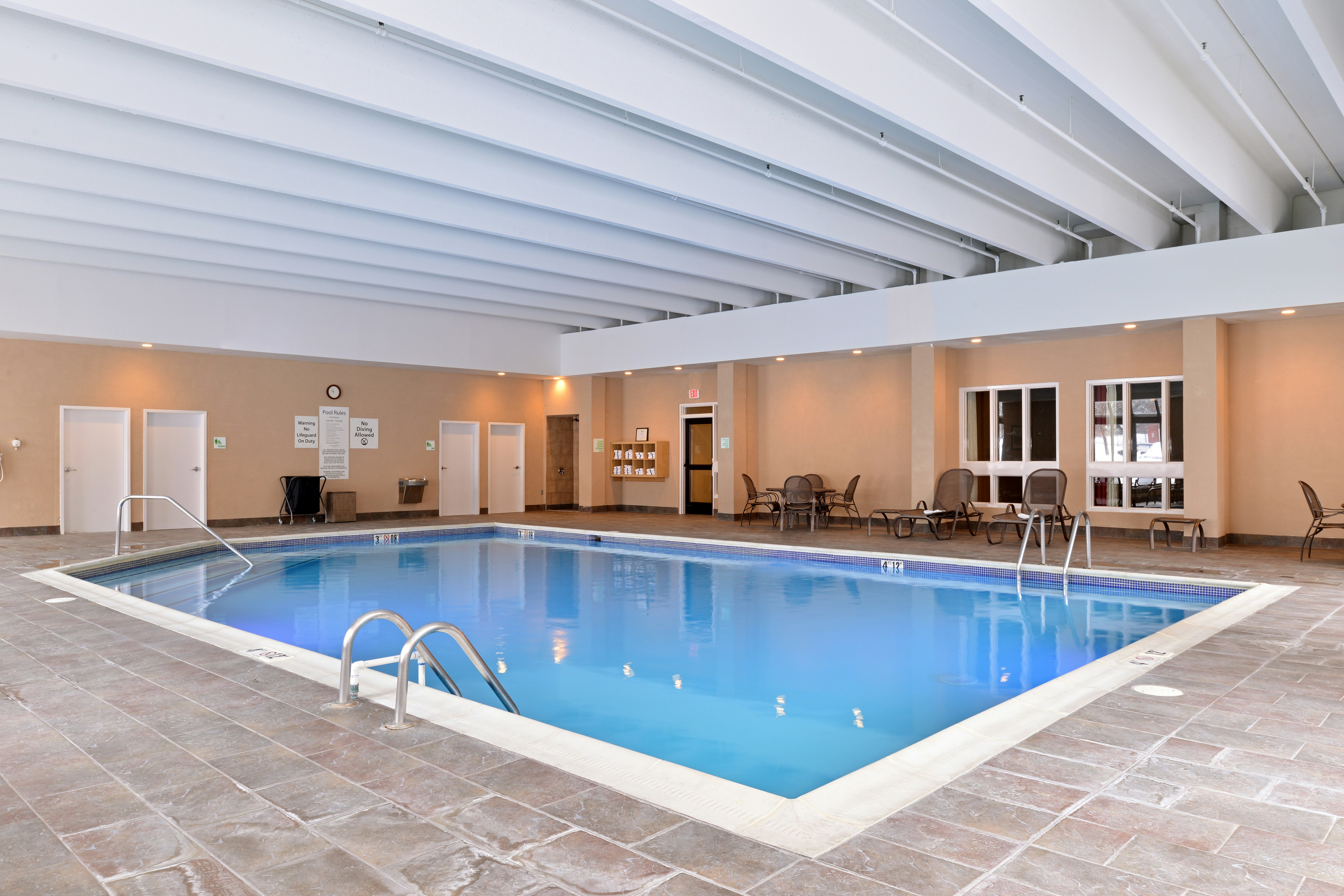 HOLIDAY INN NEW LONDON - MYSTIC AREA 28/59