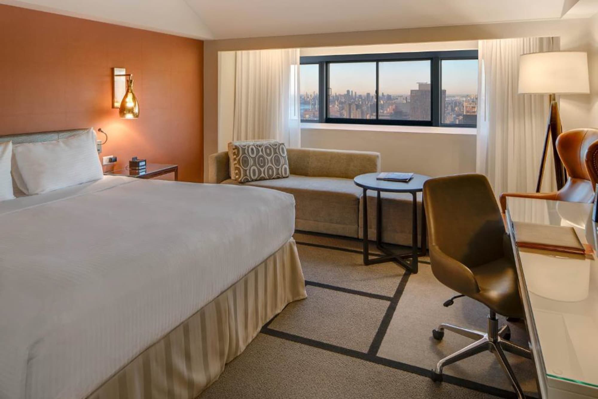 ROOM, KING BED, ACCESSIBLE