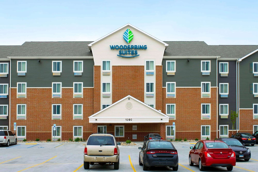 WoodSpring Suites Fargo North Near NDSU 18/22