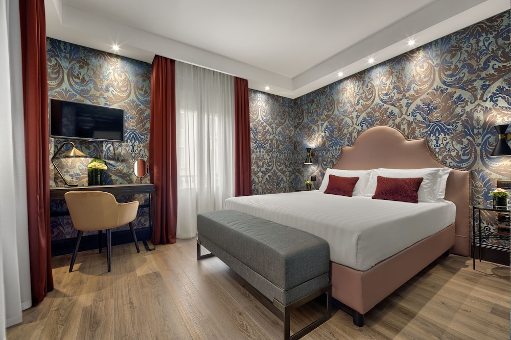 SUPERIOR, DOUBLE BED, CANAL VIEW