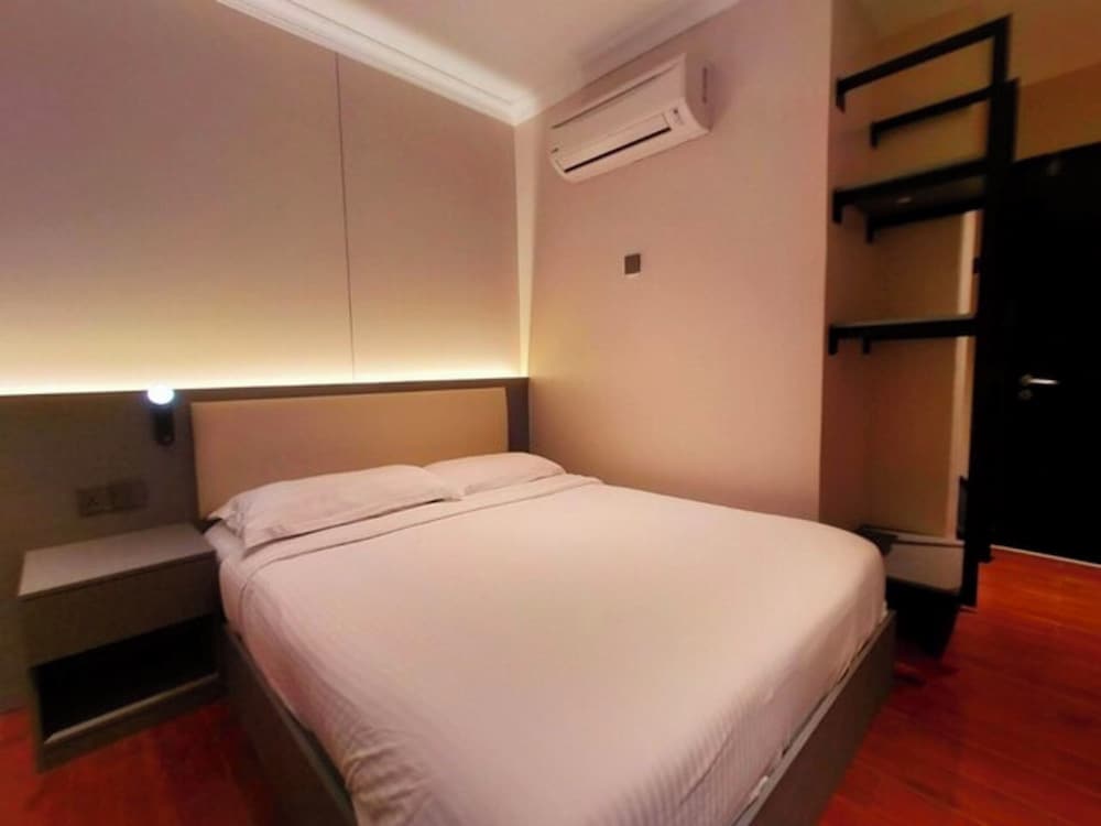 OYO 998 Queen City Hotel 29/50