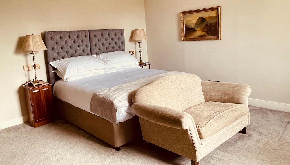 FORSS HOUSE HOTEL 7/40