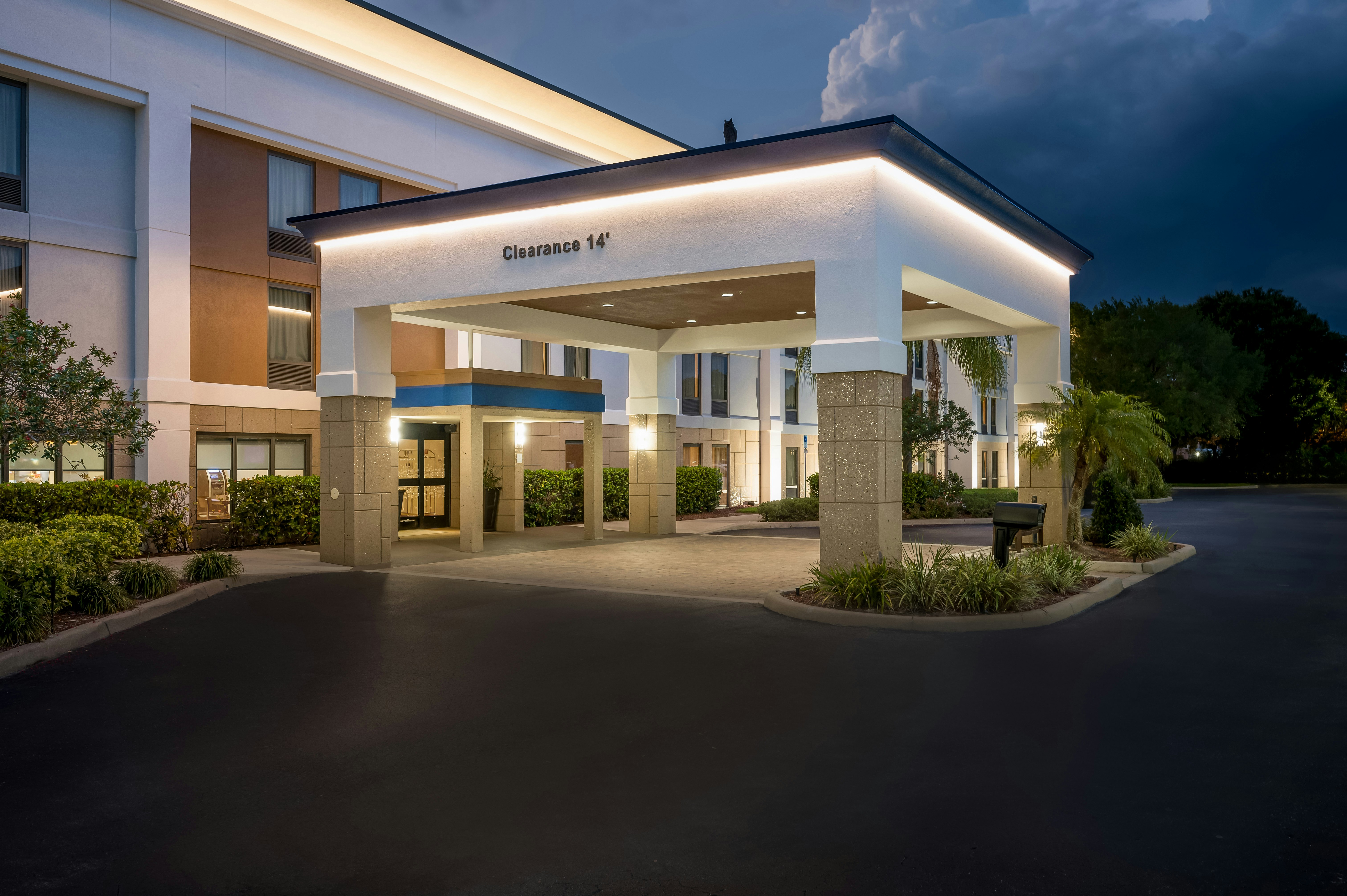 HAMPTON INN NAPLES I-75 2/59