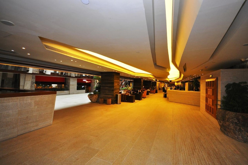 The Salisbury YMCA of Hong Kong 9/33