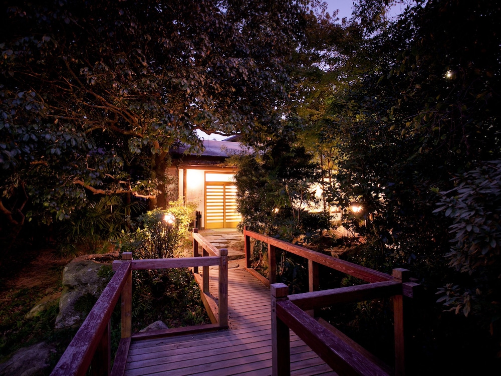 HOTEL PARENS ONOYA 20/28