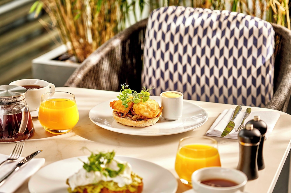 Hyatt Regency London Stratford 30/50