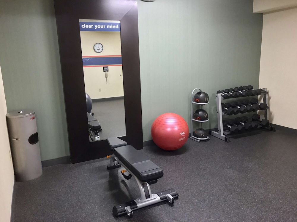 Hampton Inn Garden City, KS 23/33