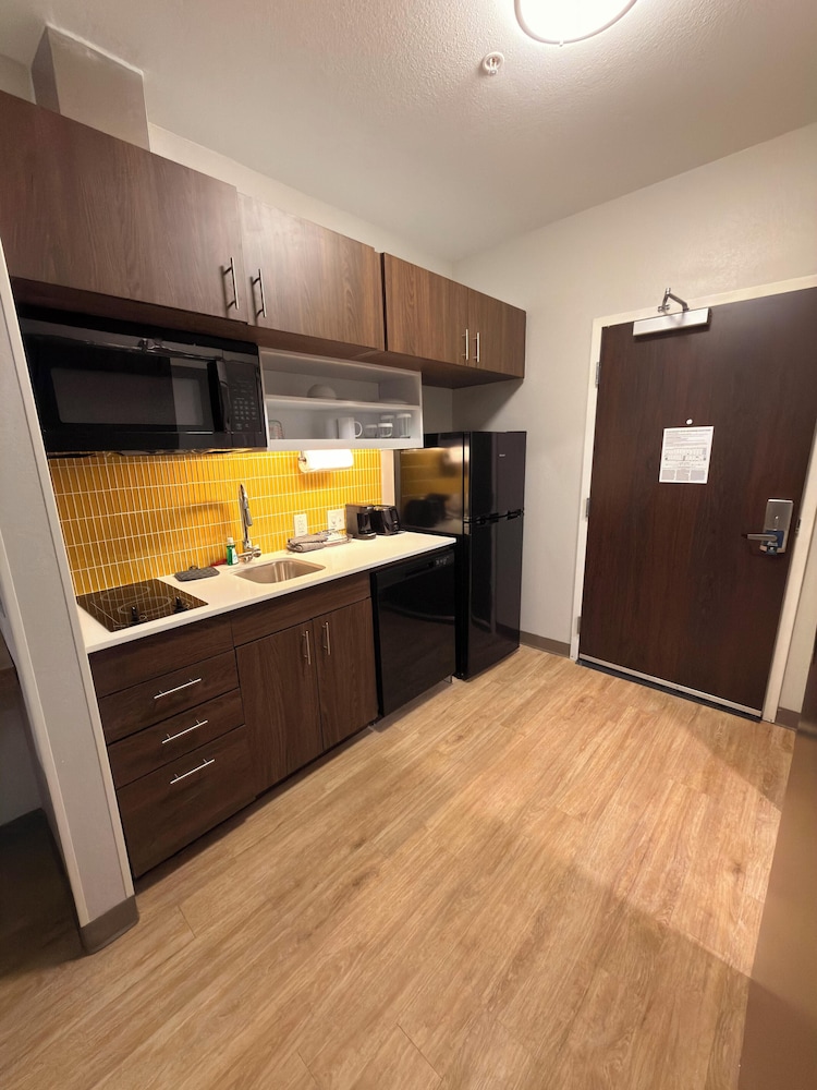 Mainstay Suites - Oklahoma City Airport 6/56