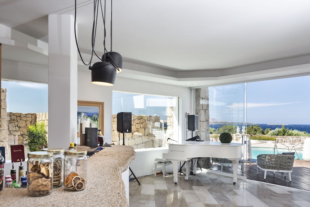 Lobby at Grand Relais Dei Nuraghi - Adults Only, ARZACHENA