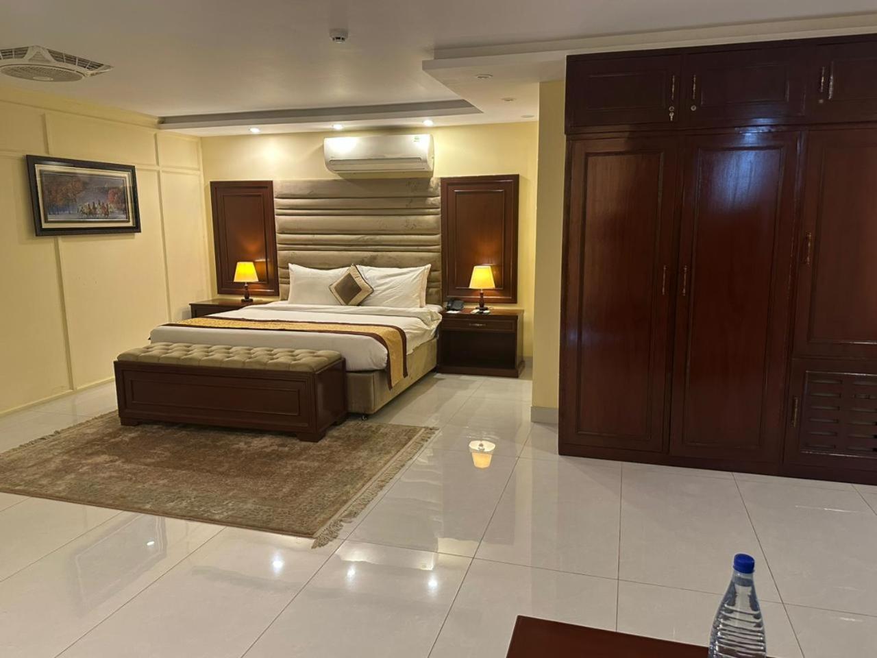 City Oasis Hotel 24/62