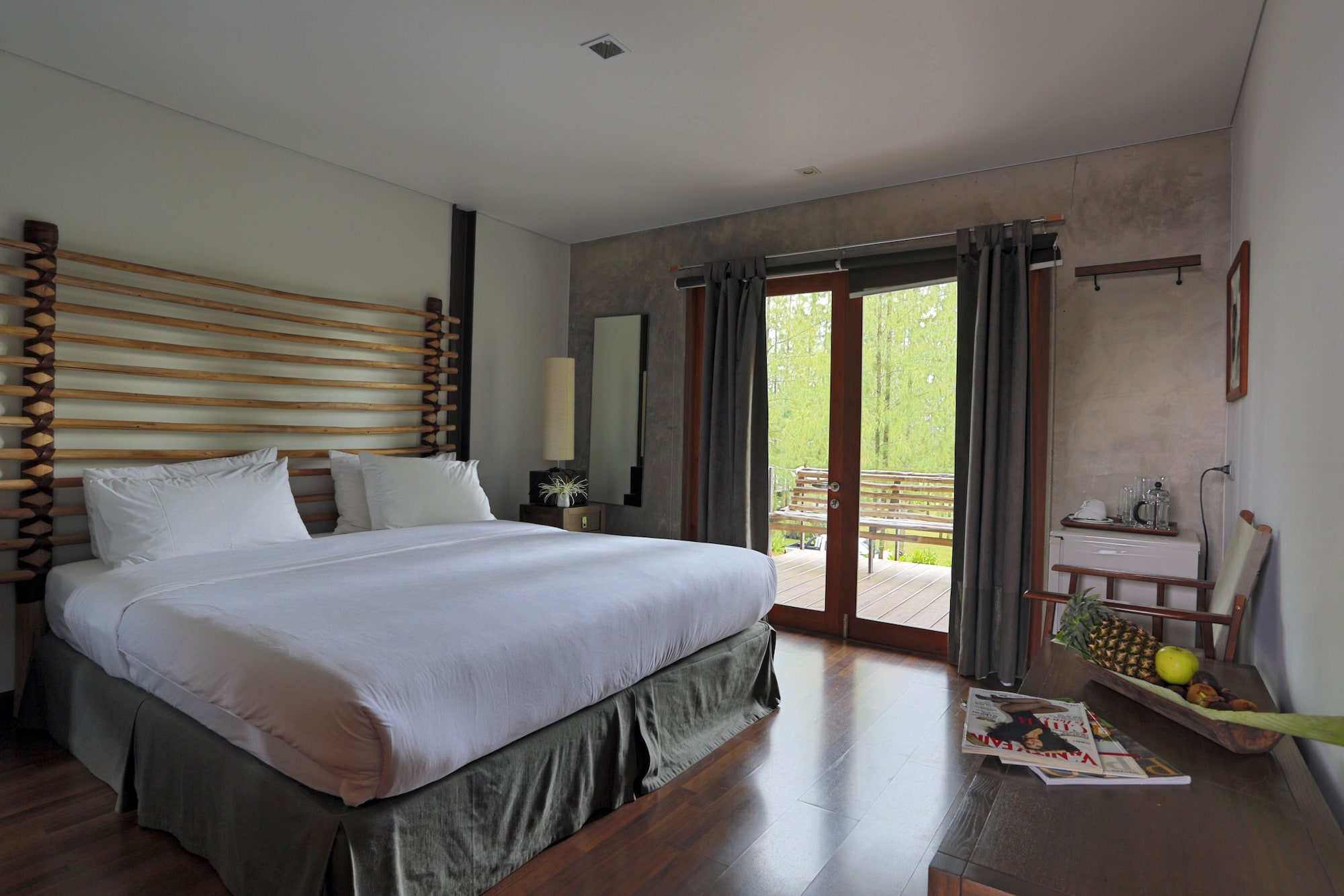 STANDARD, KING BED
