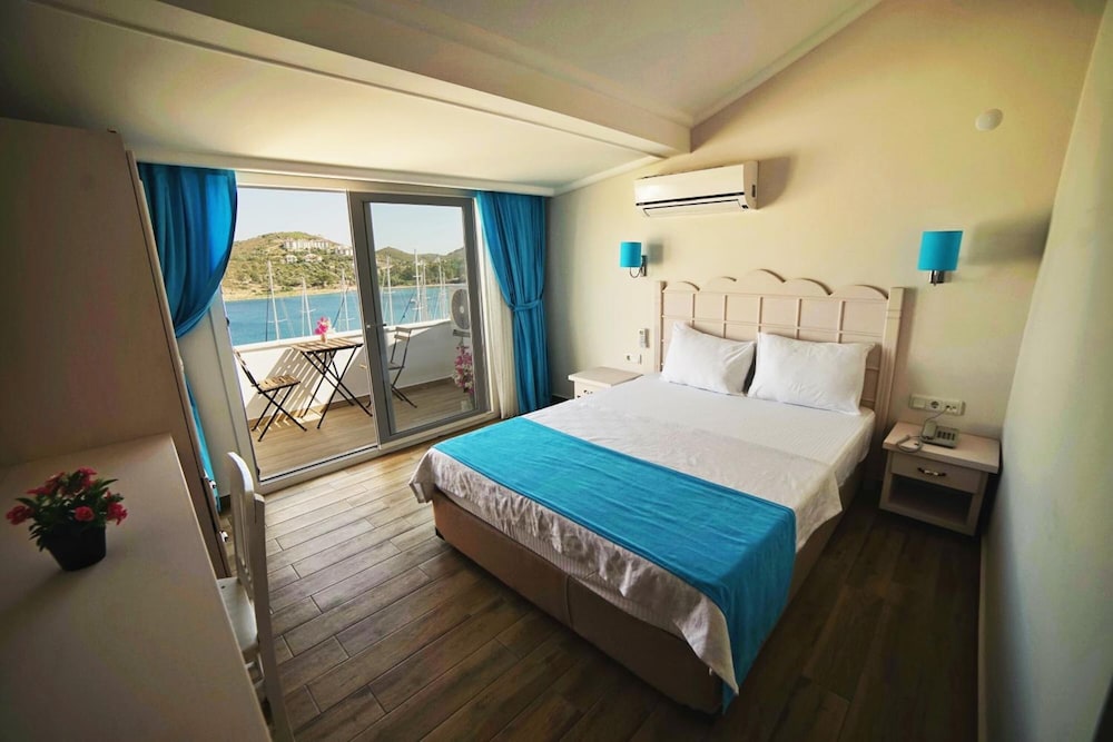 Bora Hotel 28/49