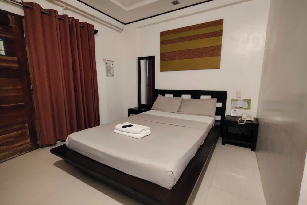 ROOM, DOUBLE BED
