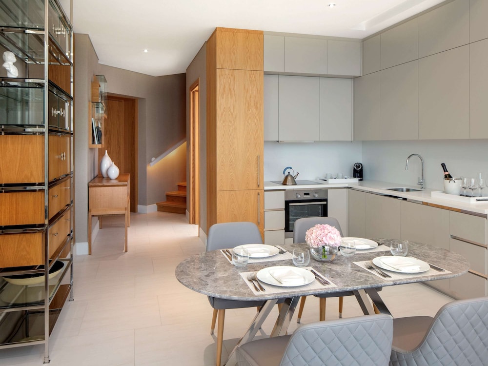 SLS Dubai Hotel and Residences 59/75