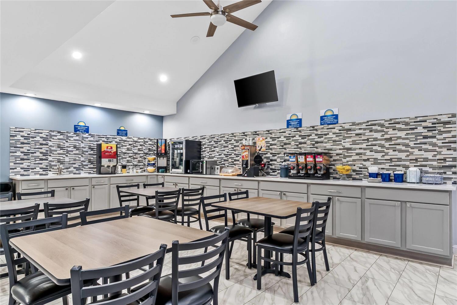 Days Inn by Wyndham Simpsonville 26/31