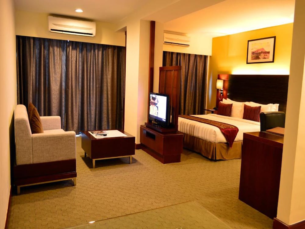 Ming Garden Hotel And Residences 44/69