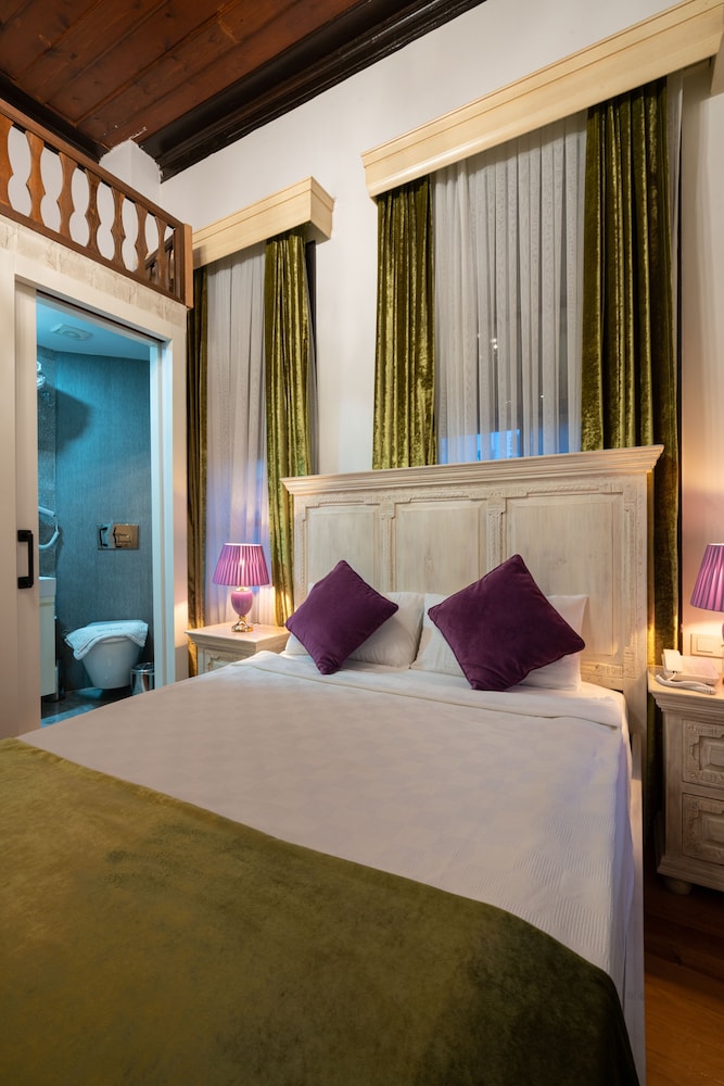 Cedrus Hotel 12/50