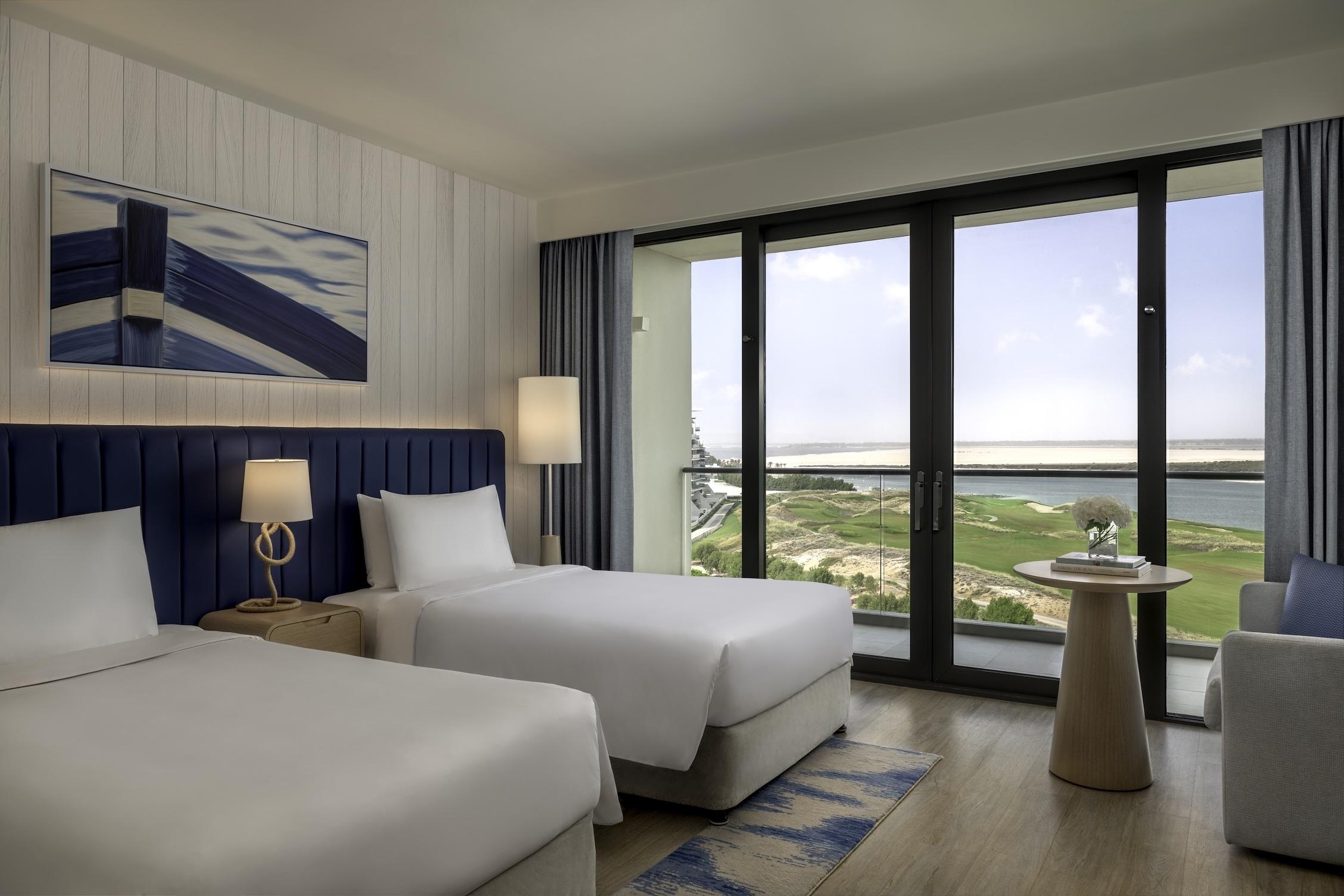 2 Twin Deluxe Sea View Balcony Theme Park Access