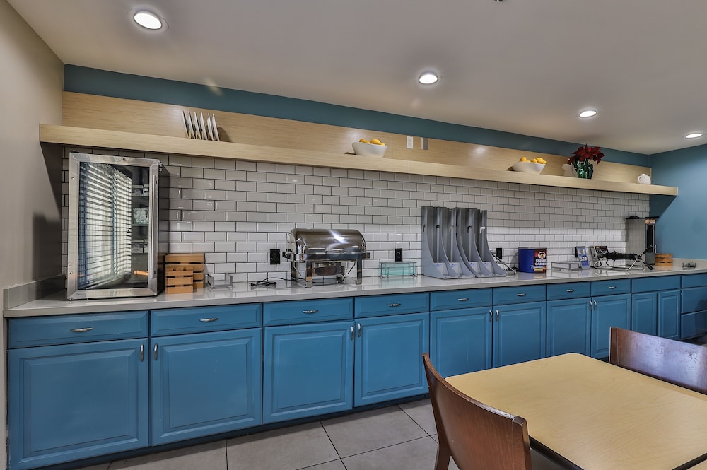 Wingate by Wyndham Chandler 24/40