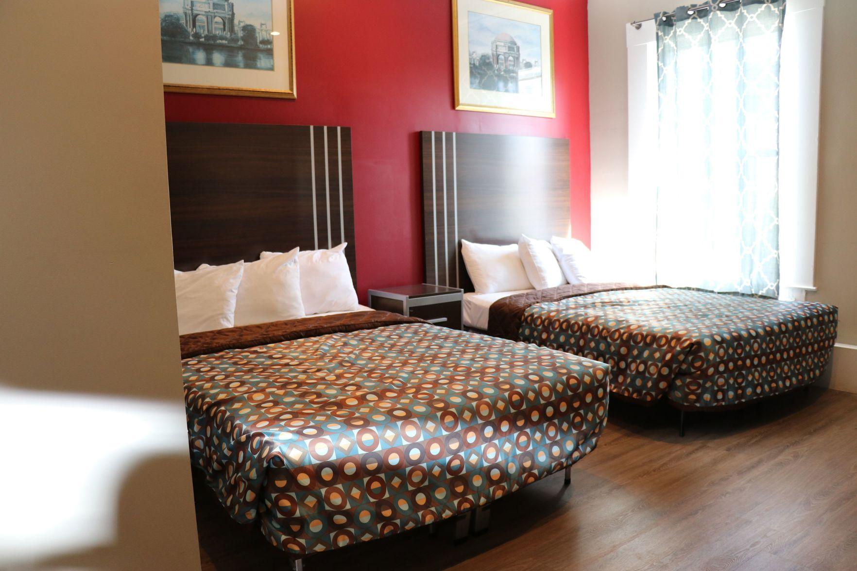 Tower, 2 Double Beds, Shared Bathroom