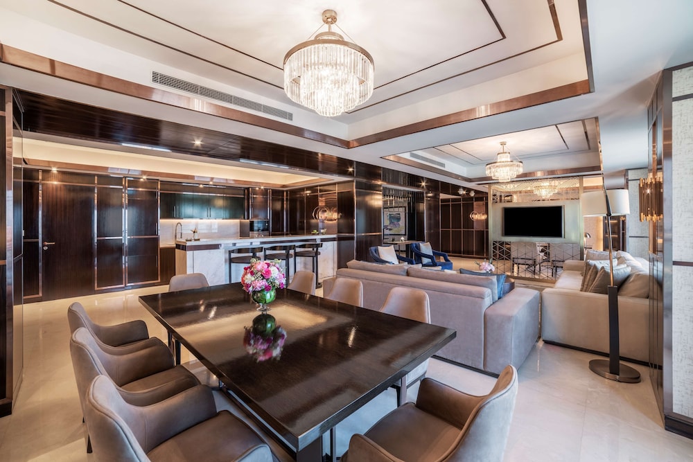 Hilton Doha The Pearl Residences 35/75
