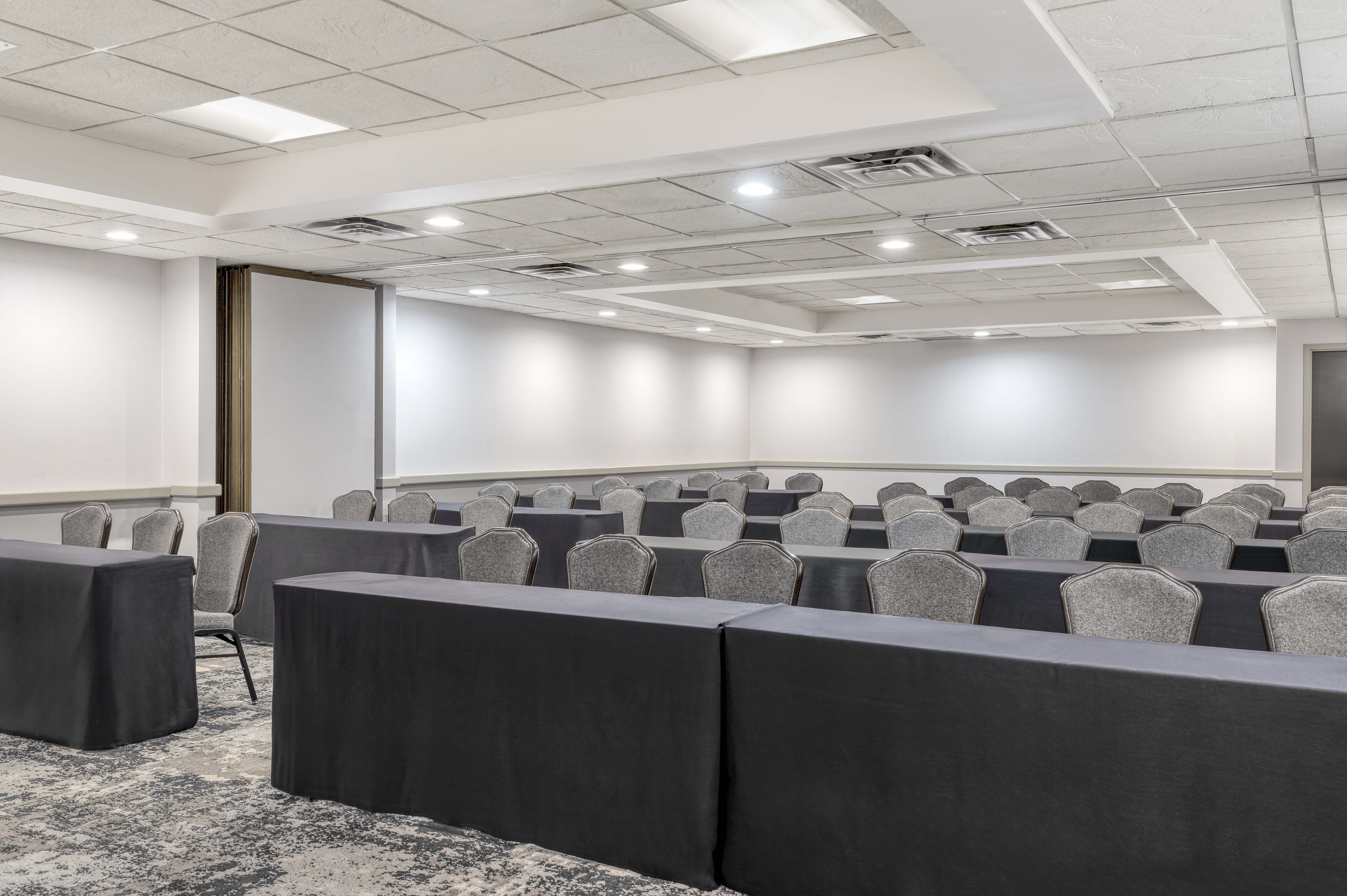 Crowne Plaza Indianapolis Airport 43/58