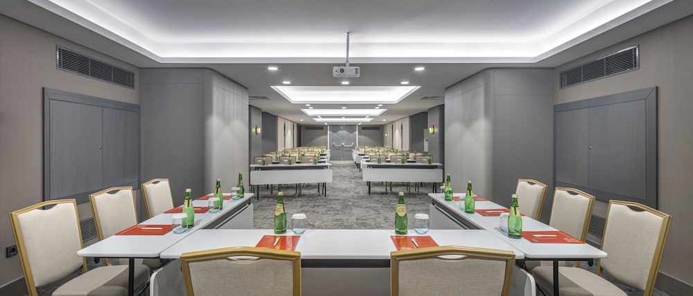 Ramada Plaza by Wyndham Batumi 35/50