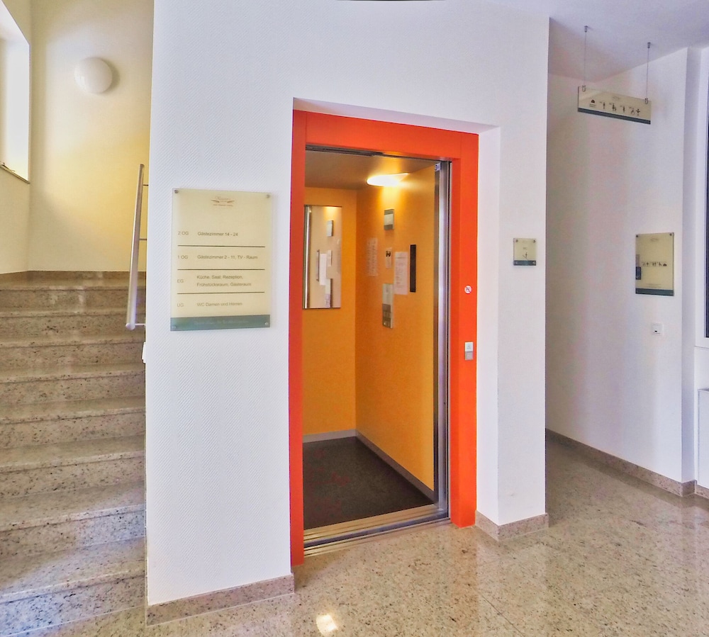 HOTEL MAURER 19/50