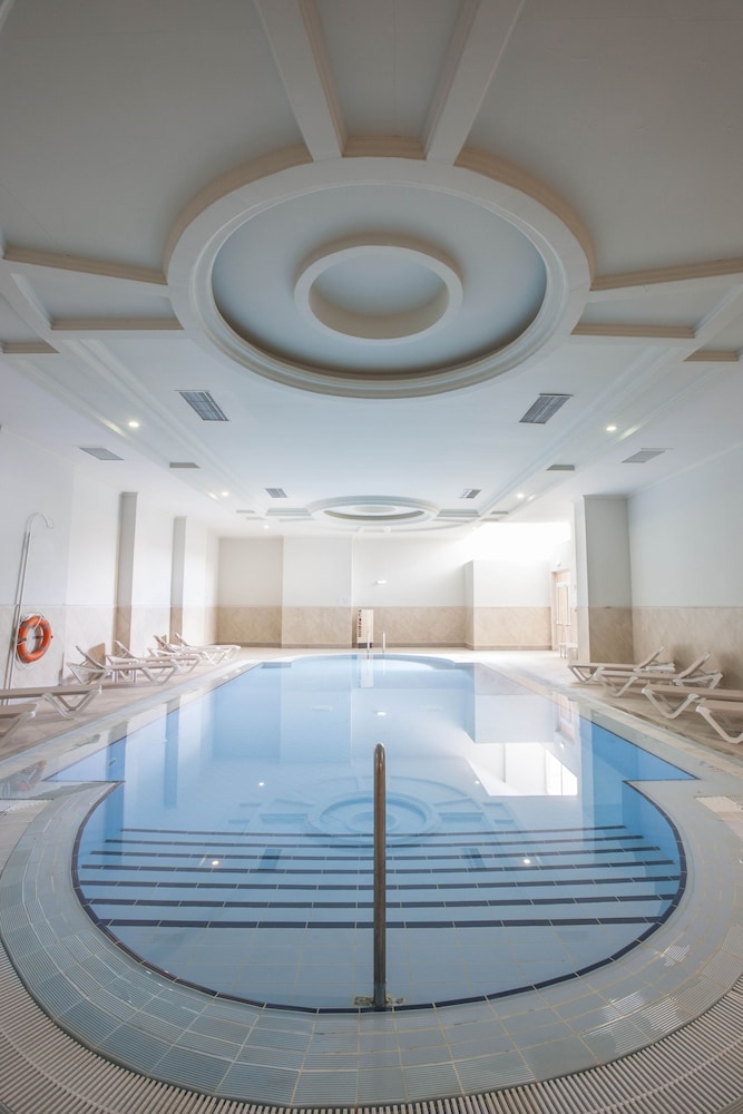 swimming pool spa