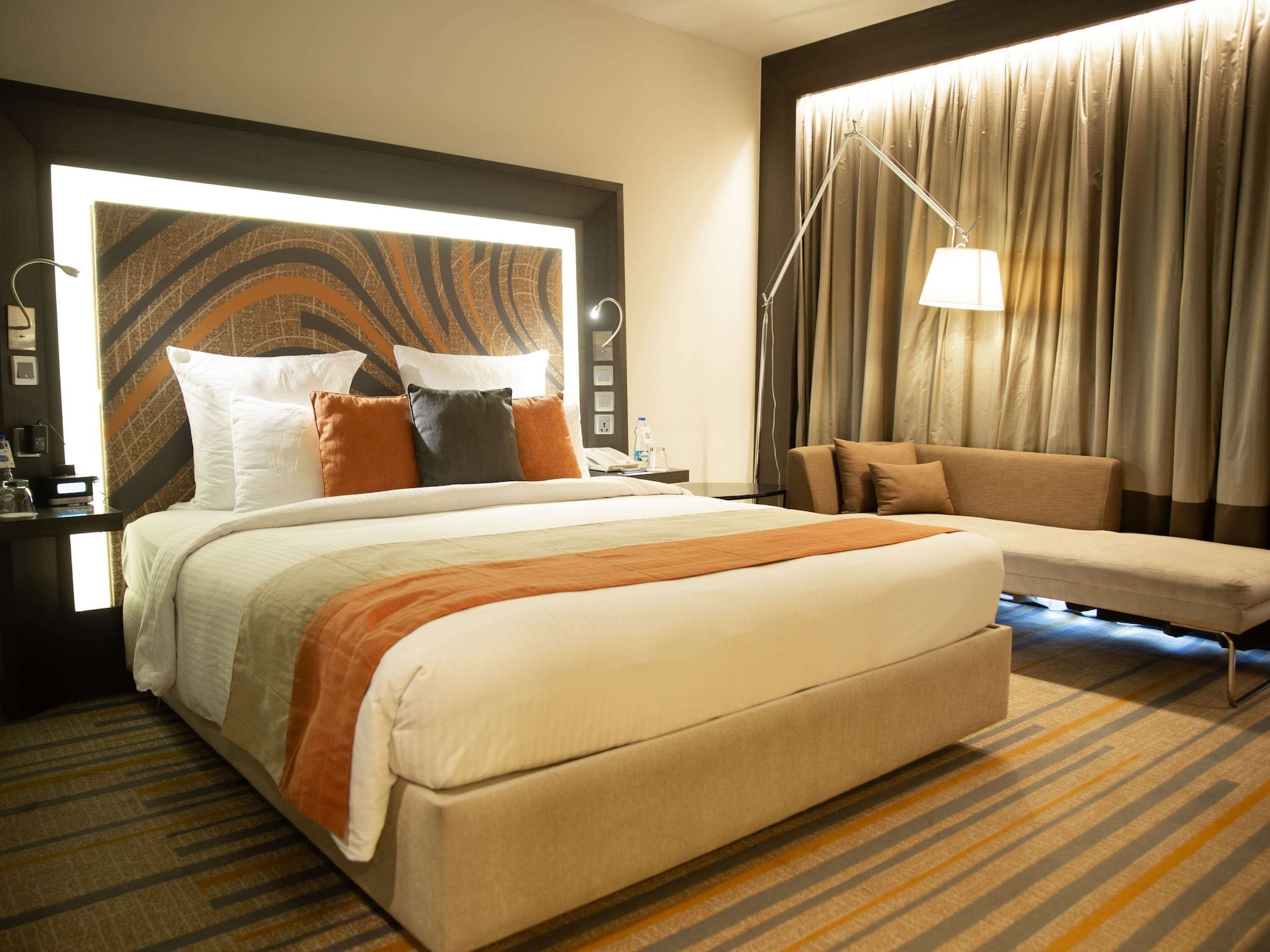 PREMIUM, STUDIO, DOUBLE BED, KITCHENETTE