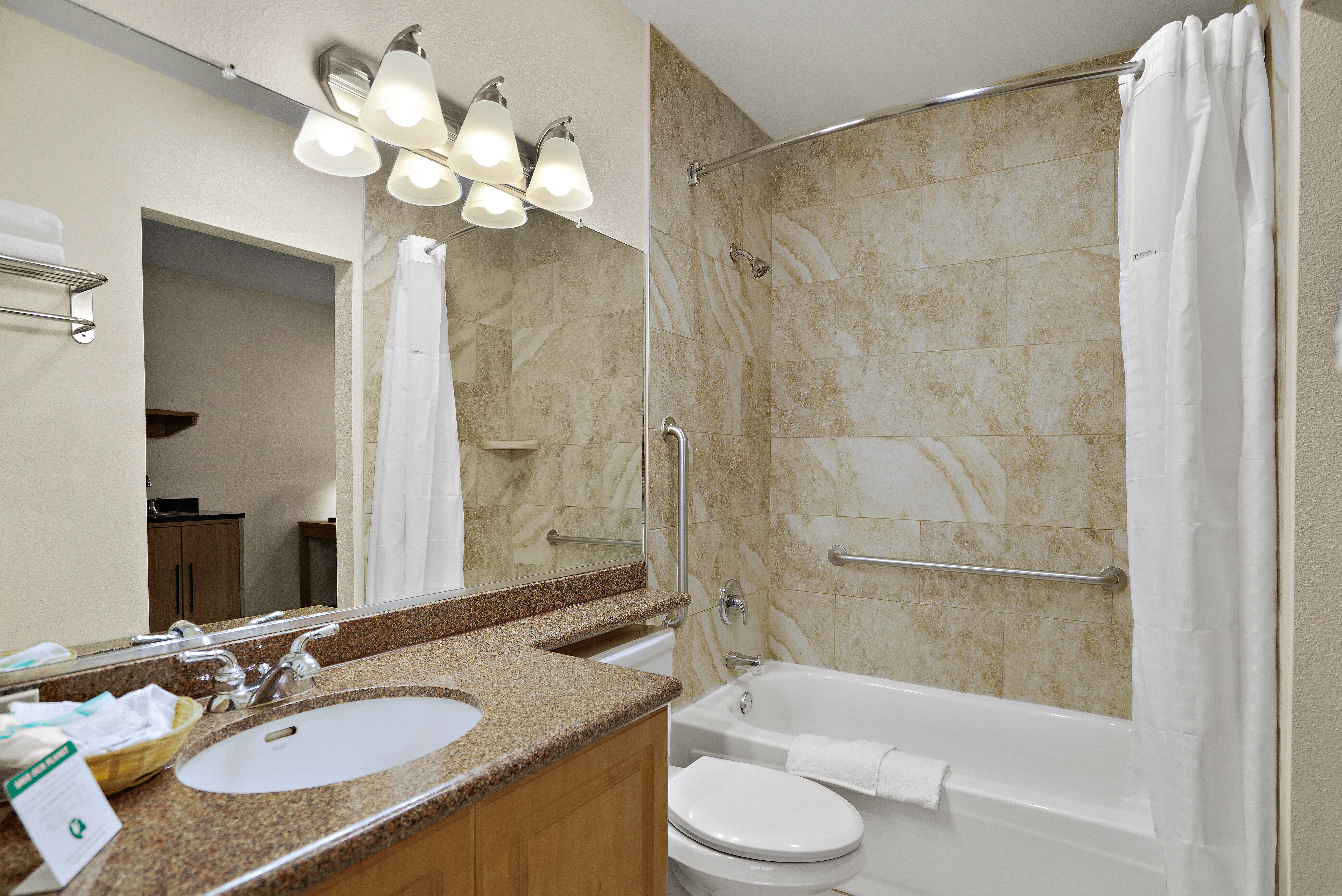 La Fuente Inn Suites 63/65