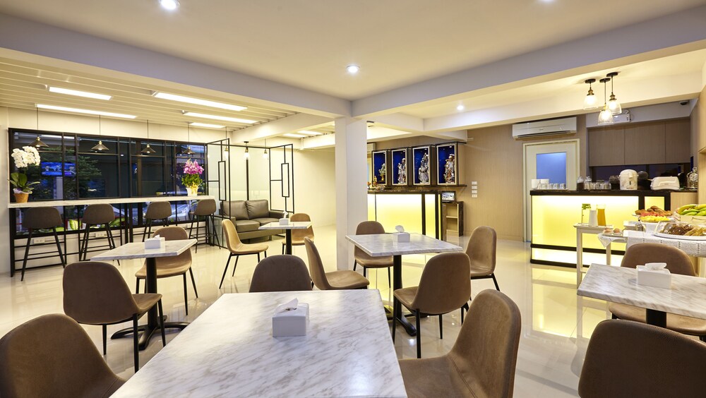 Le Bonheur Poshtel 33/39