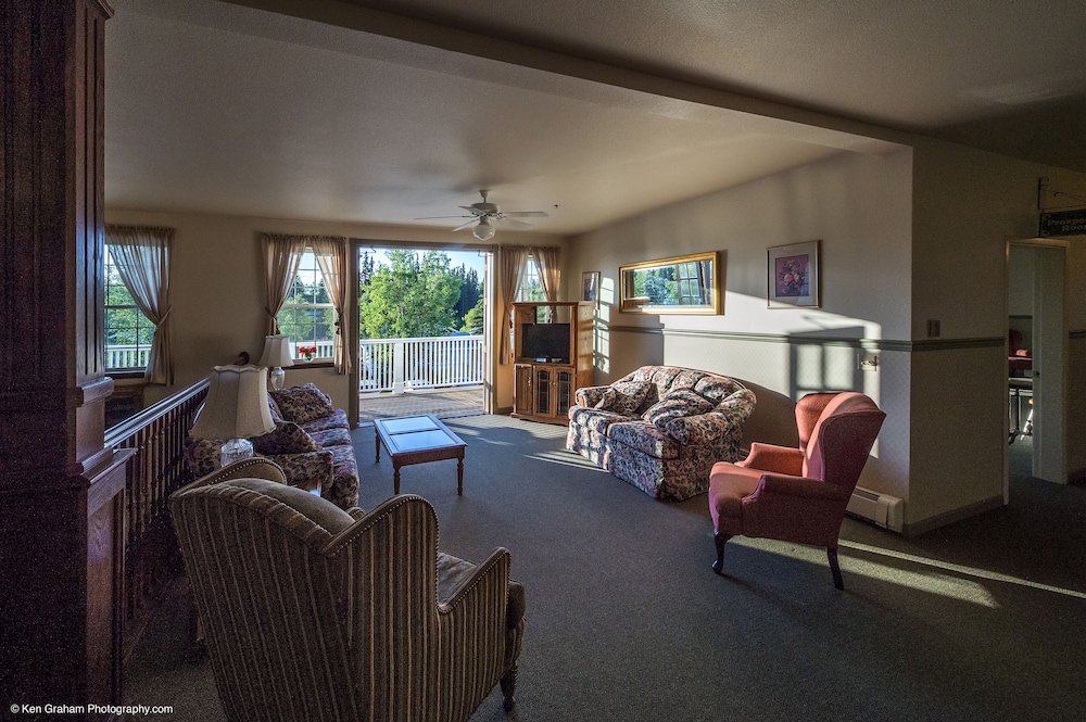 Rivers Edge Resort 34/49