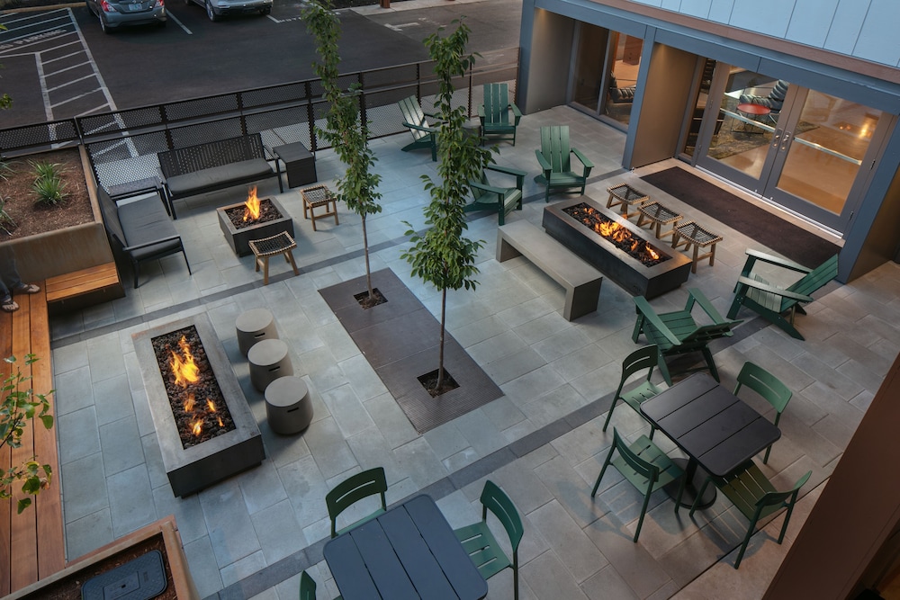 Waypoint Hotel 57/62