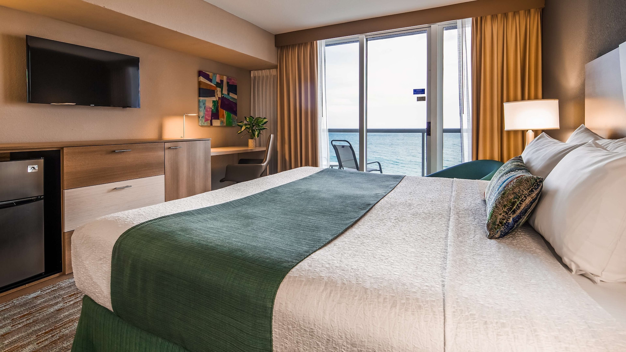 Standard, King Bed, Ocean Front, Balcony