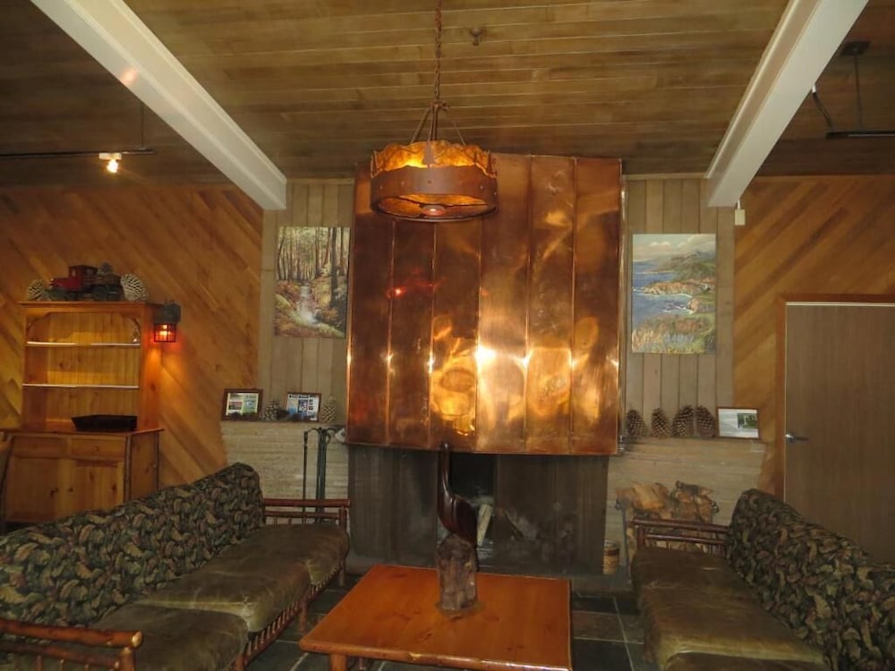Big Sur Lodge 25/67