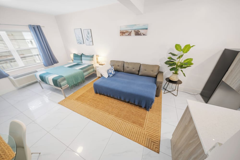 Samantha Apartments by Lowkl 22/46